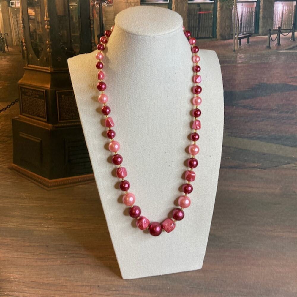 Japanese Single Strand Cranberry & Pink Acrylic Necklace EUC Vintage 60s